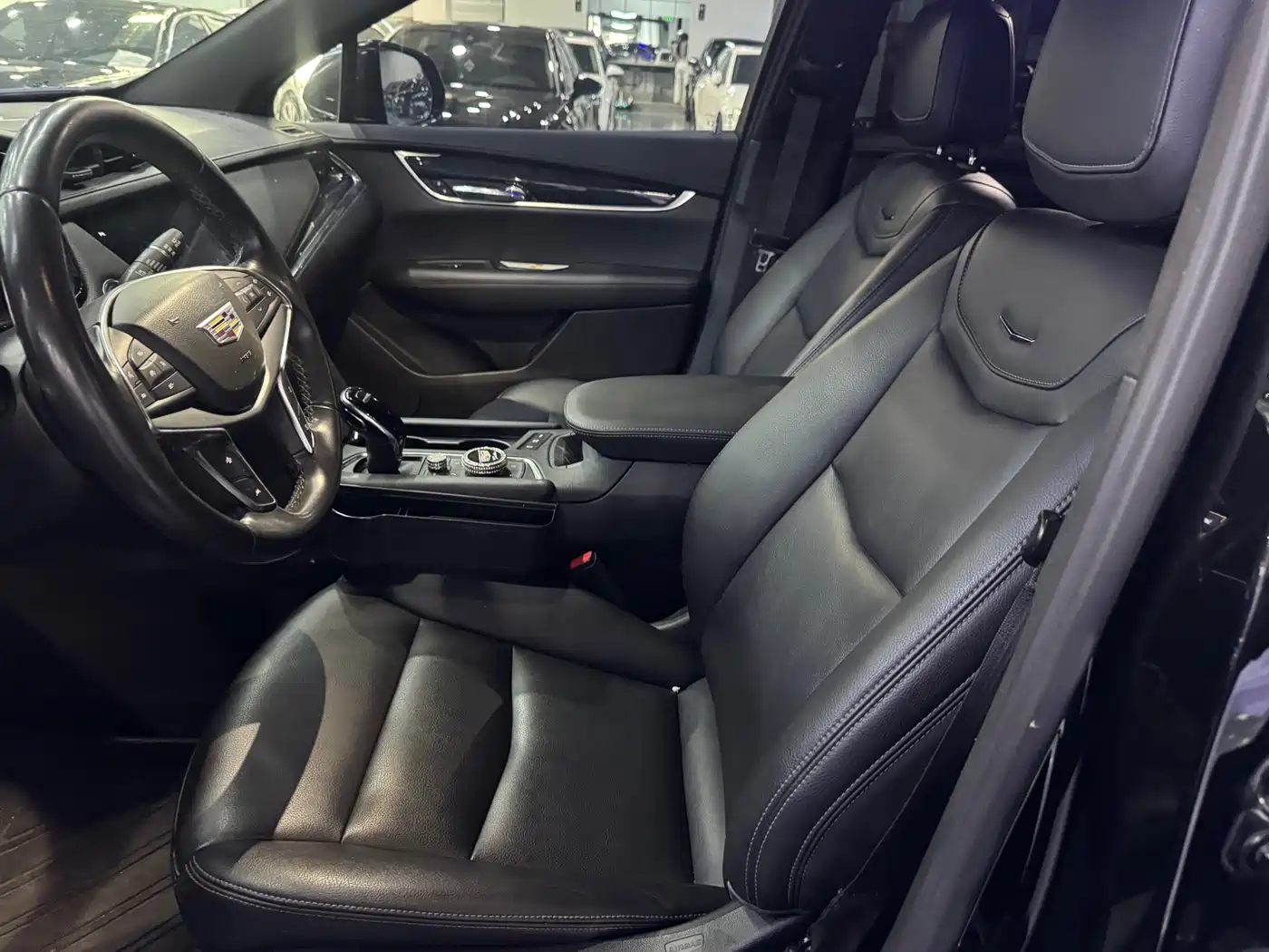 Cadillac XT5 2022 2.0T 4WD Luxury фото 5