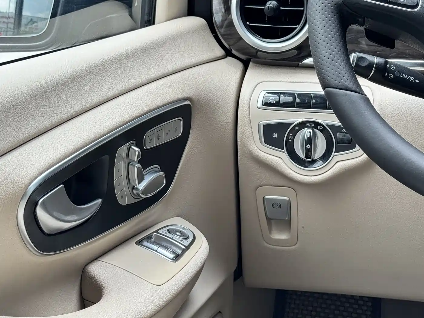 Mercedes-Benz V-Class 2016 V 260 Navigator фото 14