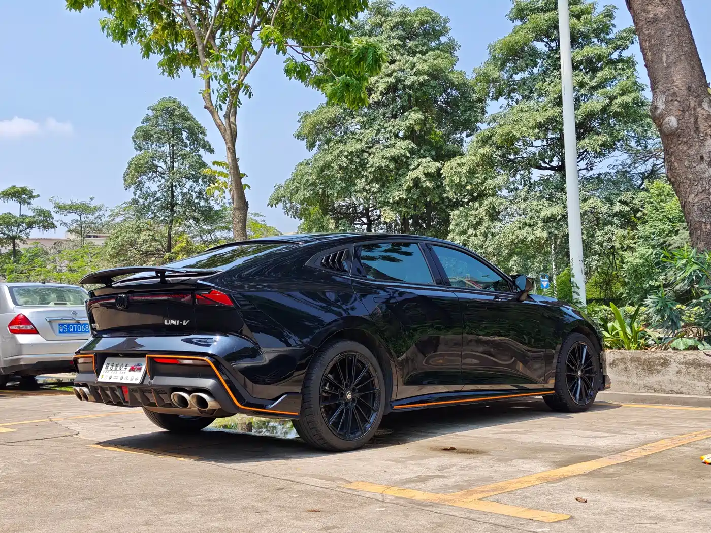 CHANGAN UNI-V