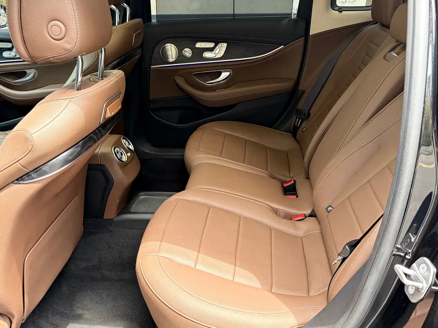 Mercedes-Benz E-Class 2019 E 300 L Sport Luxury фото 14