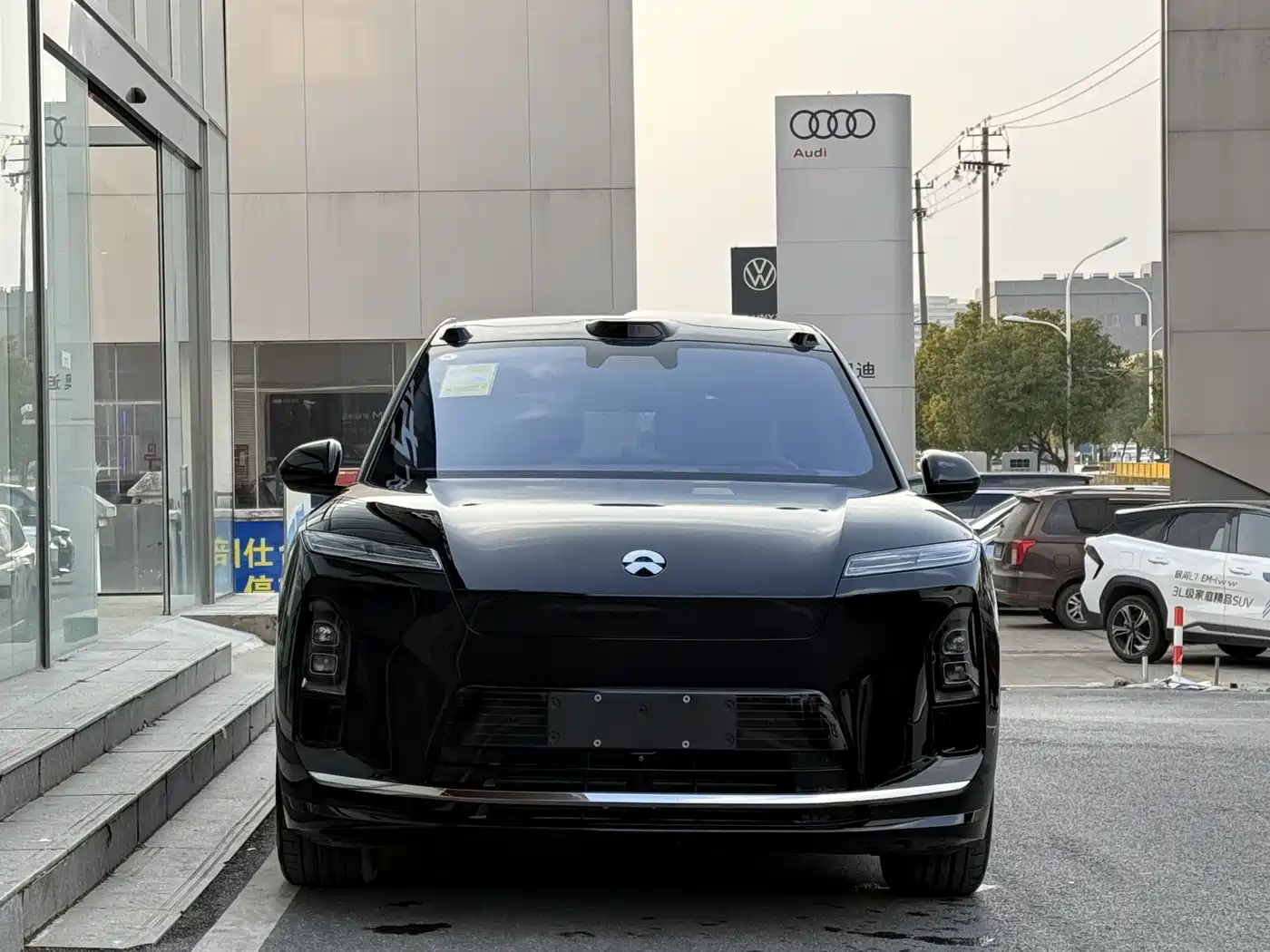 NIO ES8 2025 Model 6-Seat Executive Luxury Edition фото 2