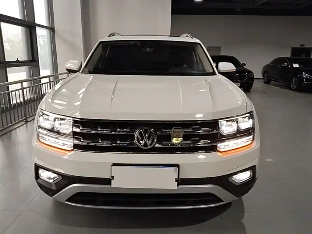 Volkswagen Teramont 2020 380TSI 4WD Luxury Edition China VI фото 3
