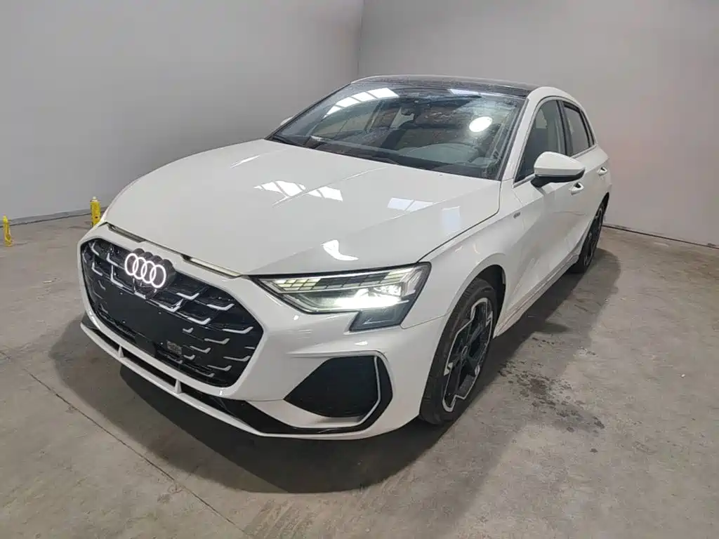 Audi A3 2026 2025 Facelift Sportback 35TFSI Flying Spur Premium