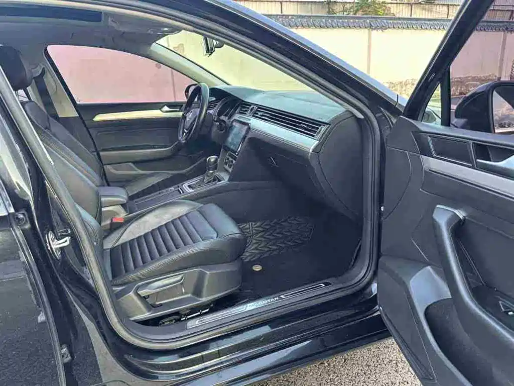 Volkswagen Magotan 2018 280TSI DSG Premium фото 6