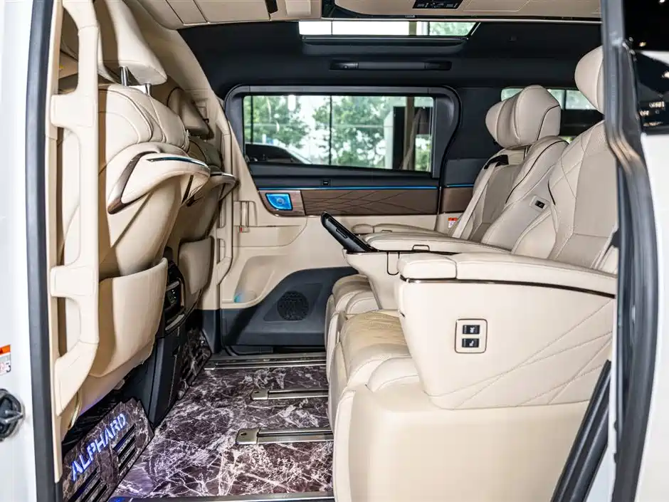 Toyota Alphard 2024 Hybrid 2.5L Ultimate Enjoyment Edition фото 11