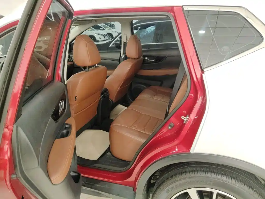 Фото 14 - Nissan X-Trail