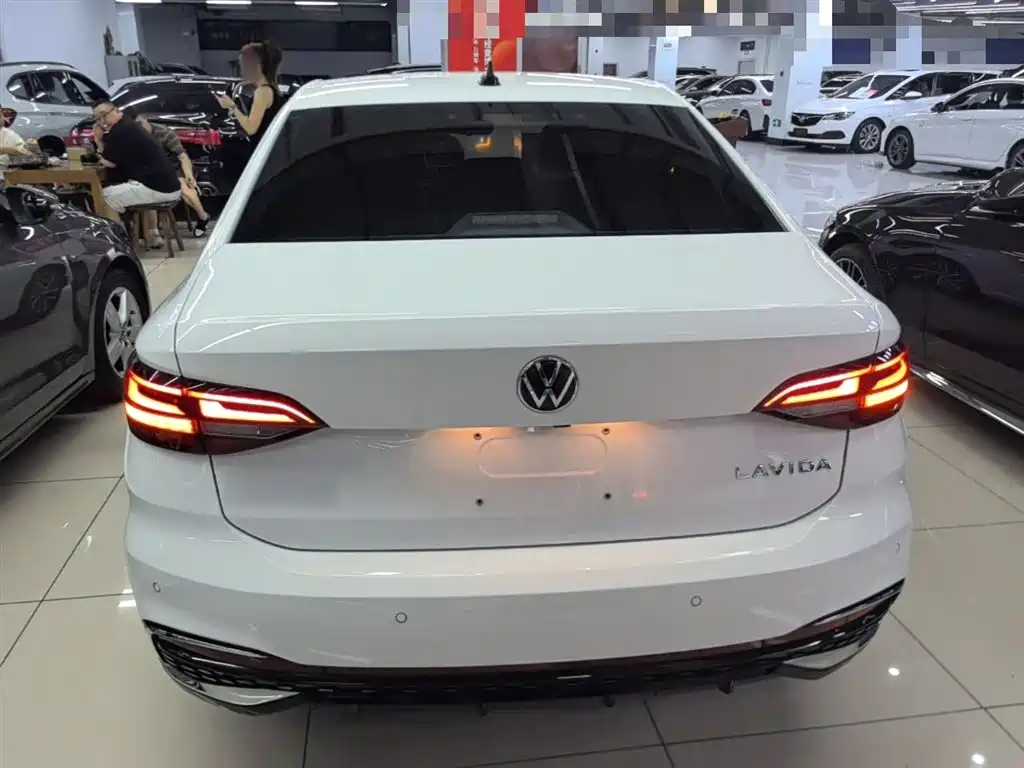 Volkswagen Lavida 2024 Model 1.5L Automatic Starlight 5 Million Edition фото 6