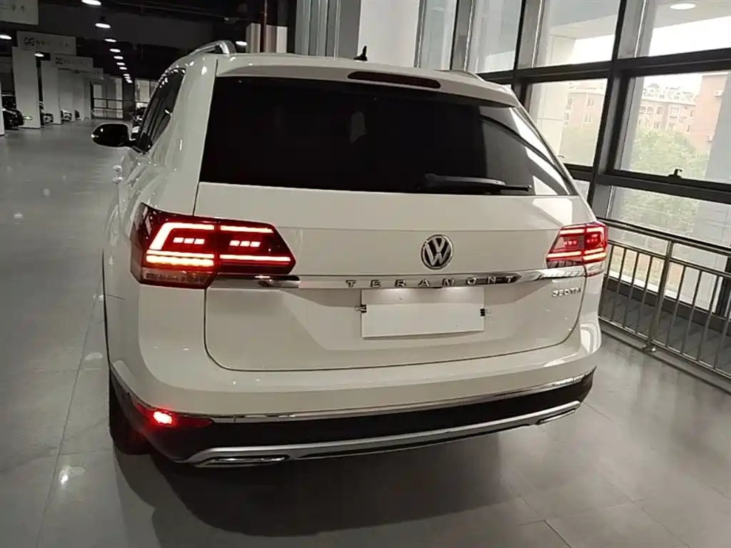 Volkswagen Teramont 2020 380TSI 4WD Luxury Edition China VI фото 6