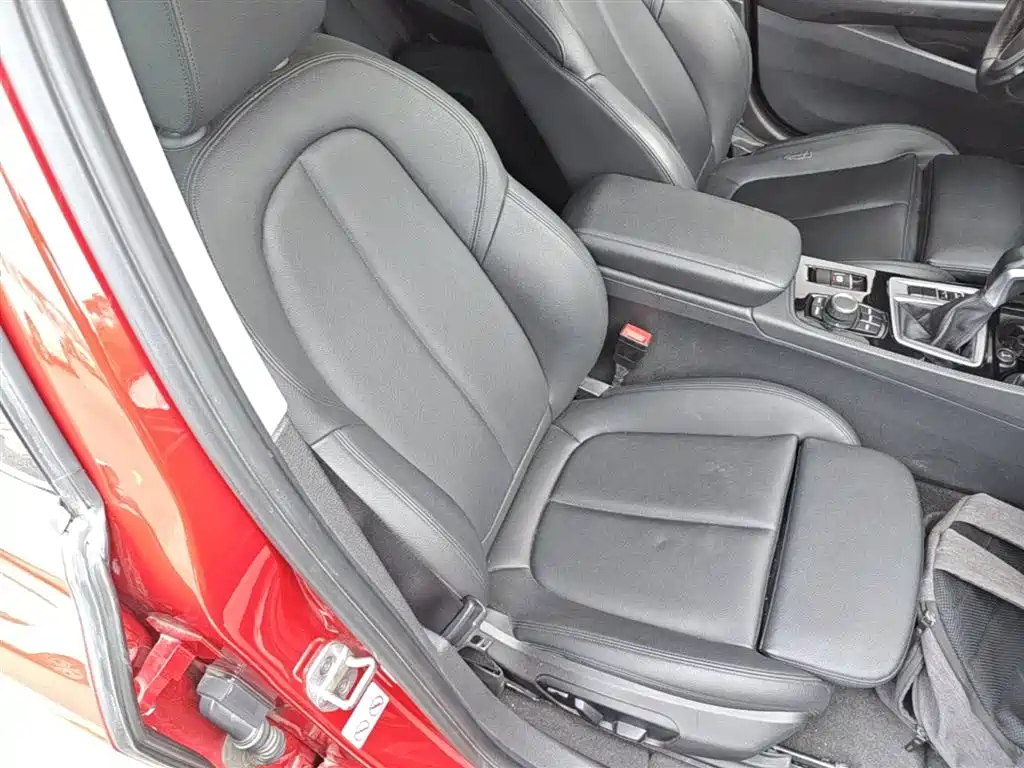 BMW 1 Series 2018 118i Sport Edition фото 25