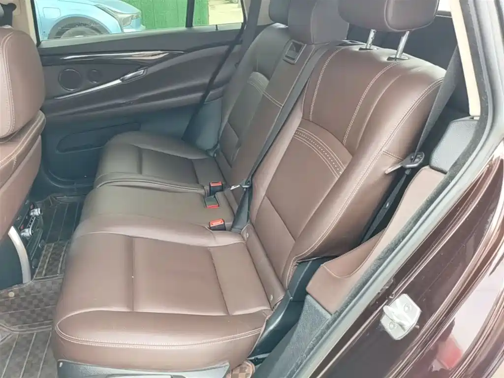 BMW 5 Series GT 2014 528i Luxury фото 17