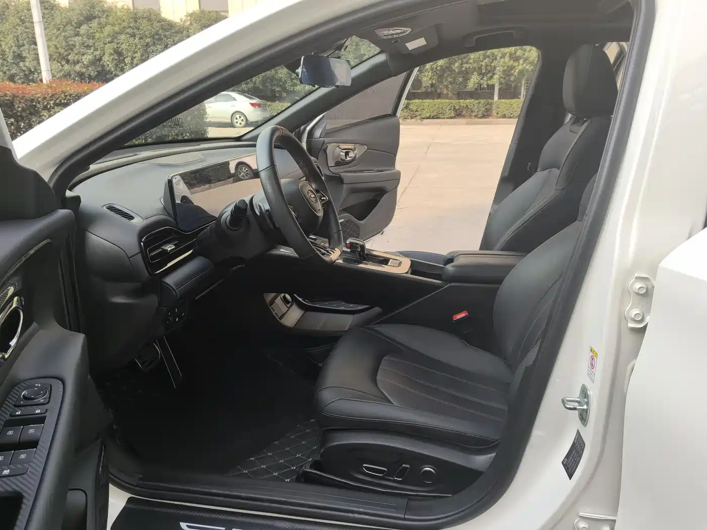 GAC Trumpchi Trumpchi Emkoo 2021 270T DCT J10 Sprinter Edition фото 4