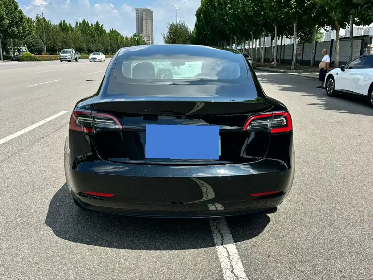 Фото 8 - Tesla Model 3