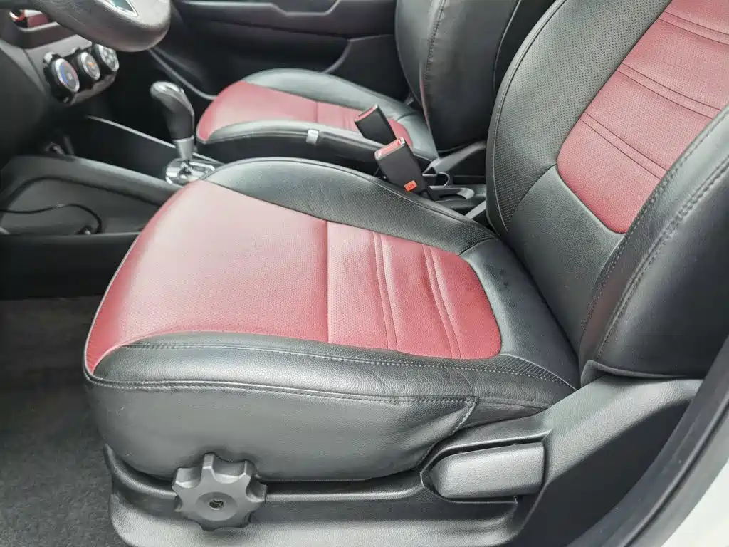 Photo 20 - Kia K2