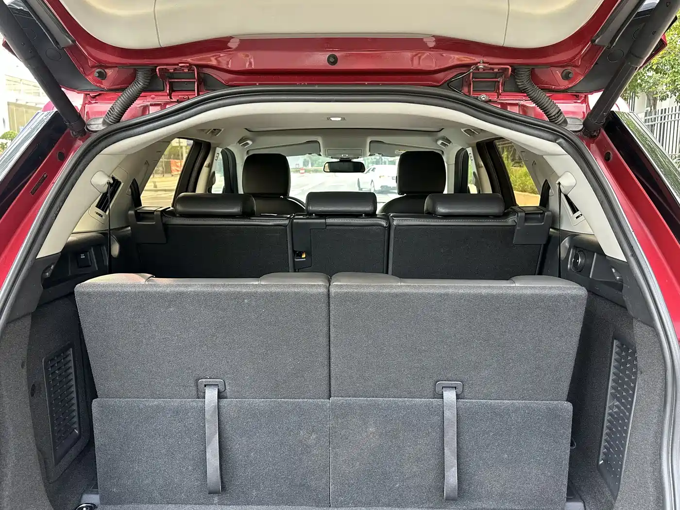 Land Rover Discovery Sport 2016 2.0T HSE фото 9
