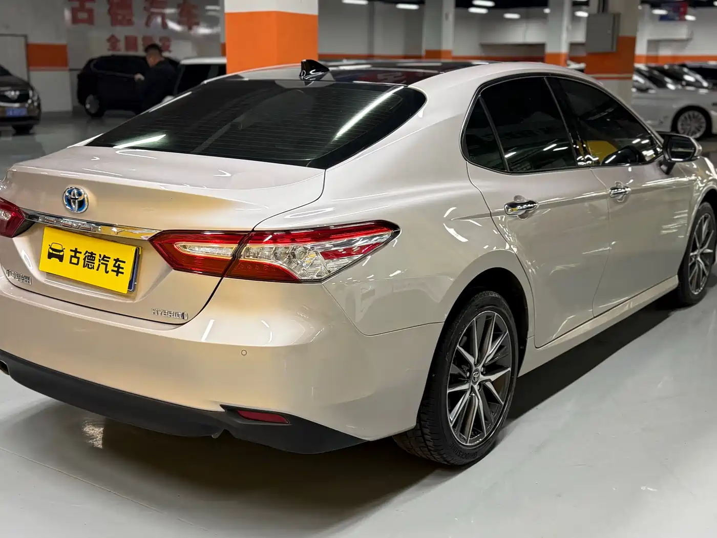 Toyota Camry 2021 Hybrid 2.5HG Luxury Edition фото 5