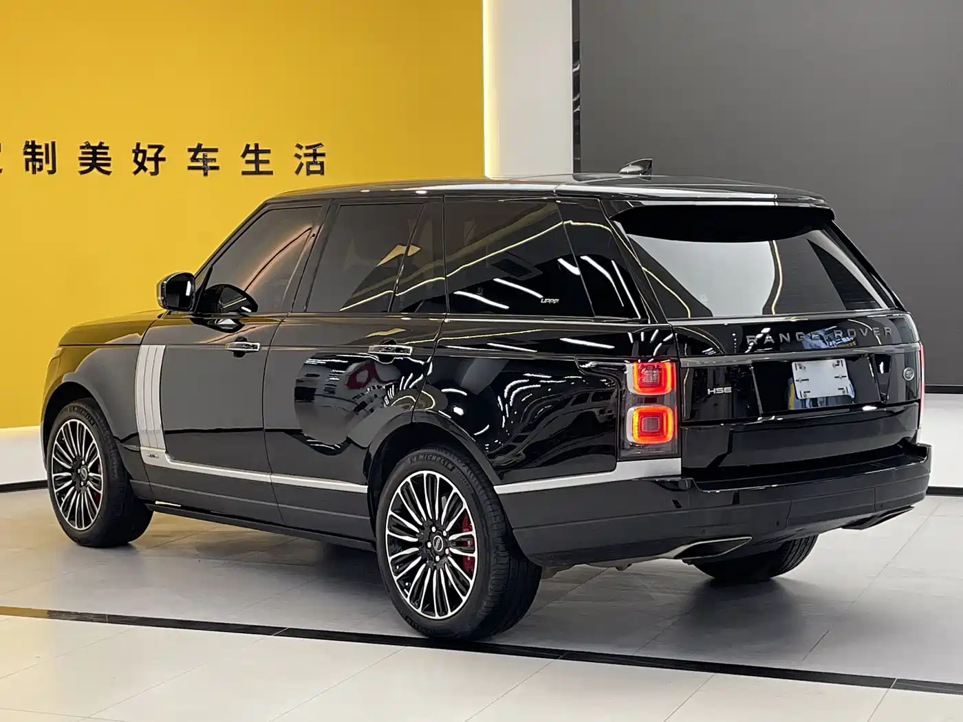 Land Rover Range Rover 2019 3.0 SC V6 Golden Age Edition фото 5