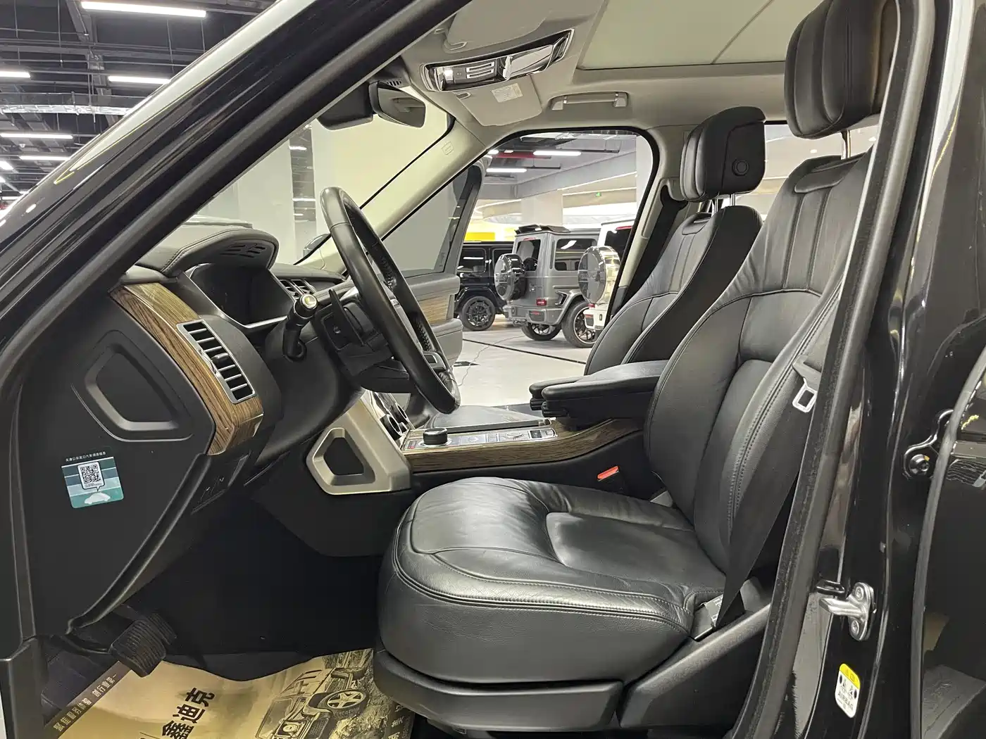 Land Rover Range Rover 2019 3.0 SC V6 Golden Age Edition фото 14