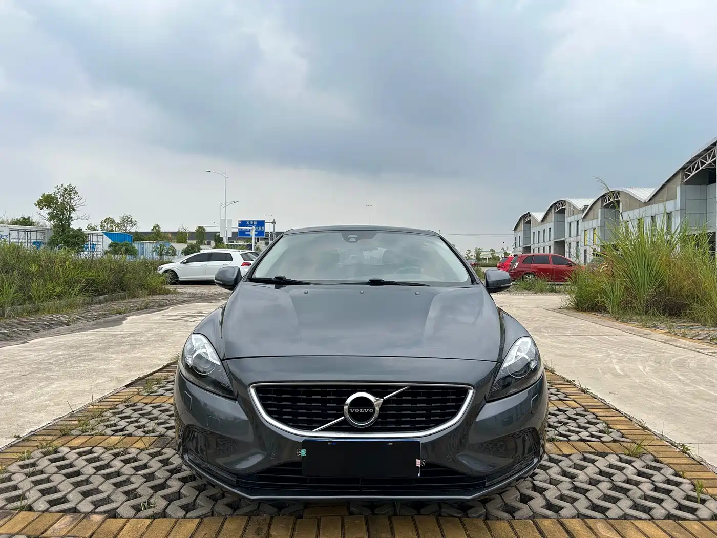 Volvo V40 2016 2014 2.0T Zhiya Edition