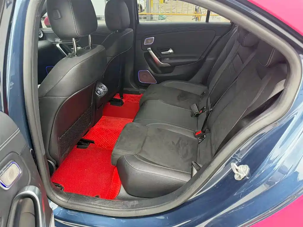 Mercedes-Benz A-Class 2020 A 200 L Sport Sedan фото 6