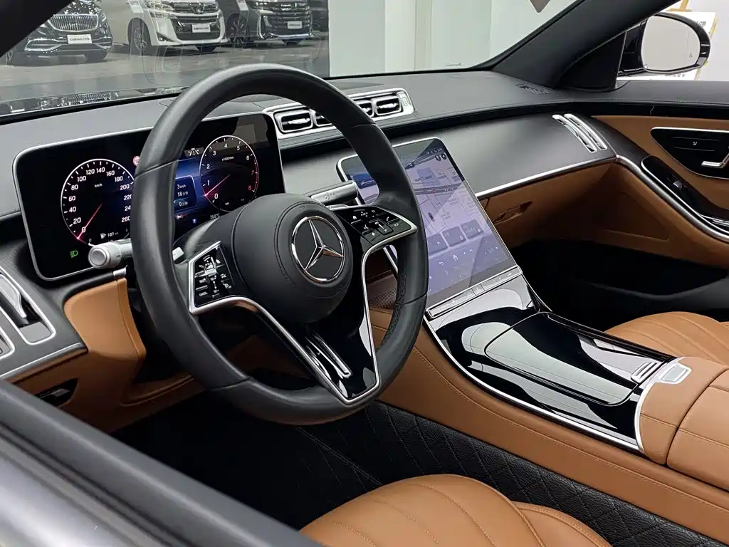 Фото 29 - Mercedes-Benz S-Class