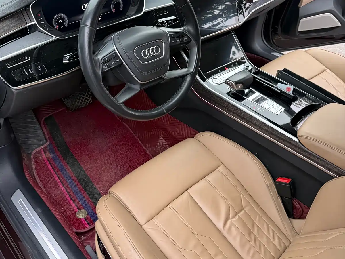 Фото 5 - Audi A8
