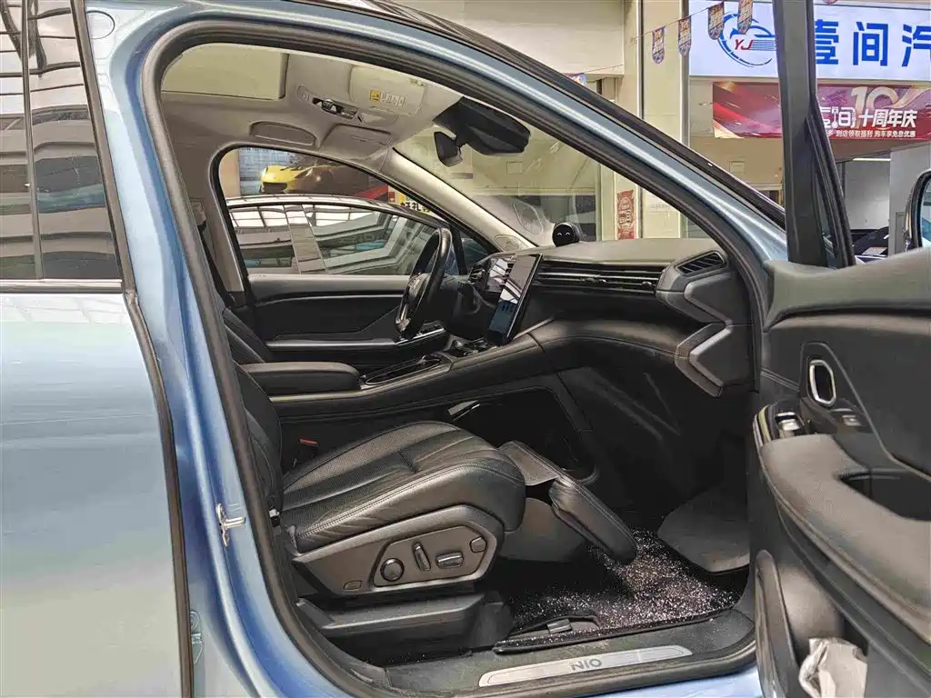 NIO ES8 2020 2018 355KM Standard 6-Seater