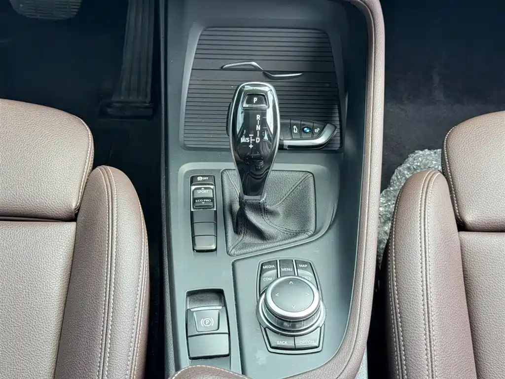 BMW X1 2022 sDrive20Li Fashion фото 11