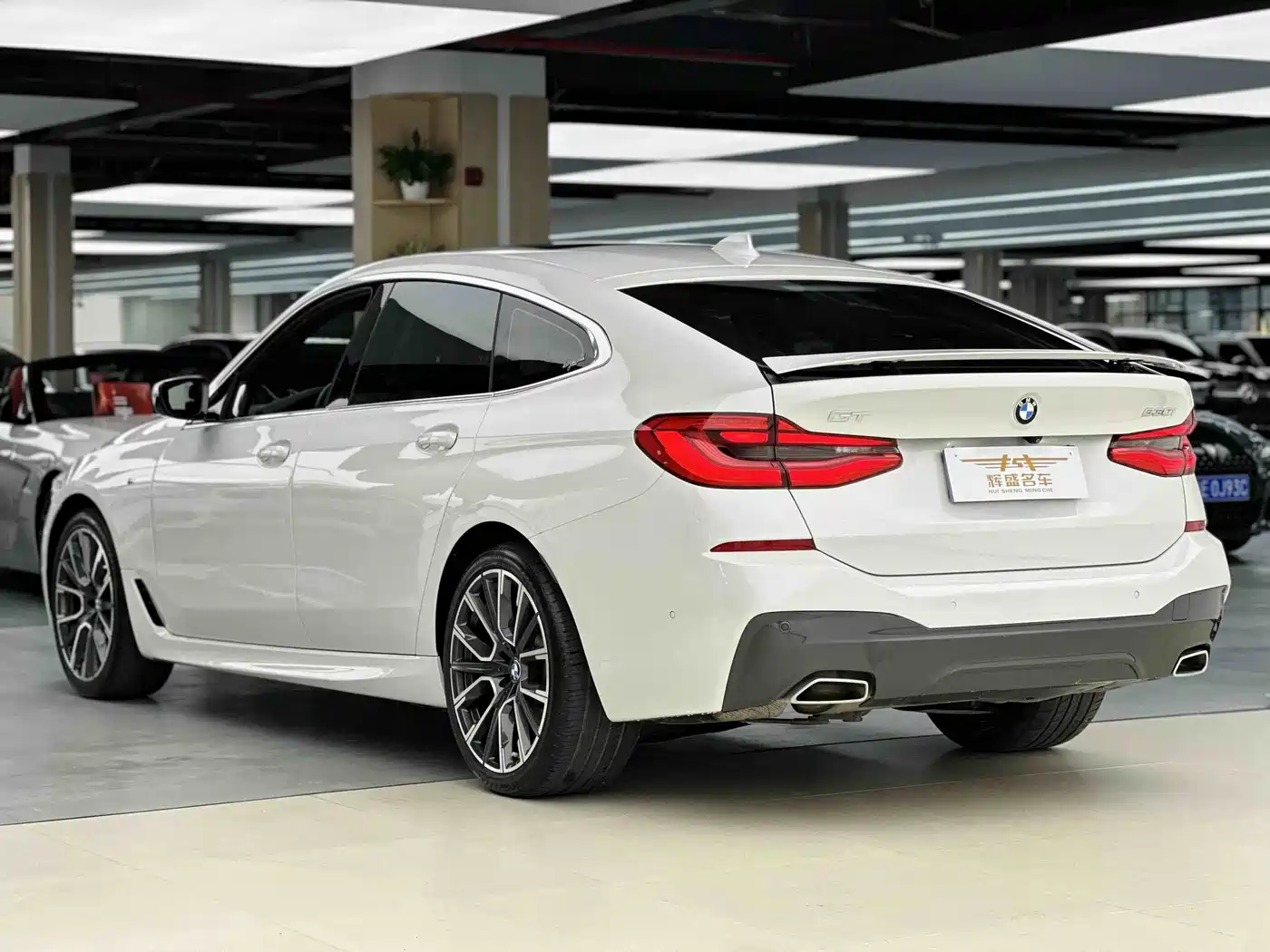 BMW 6 Series GT 2021 630i M Sport Grand Tourer Edition фото 3