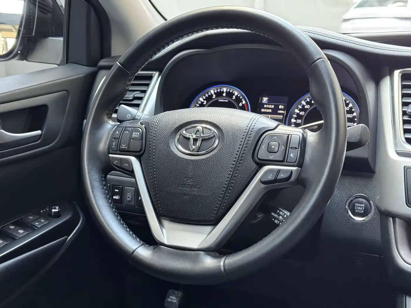 TOYOTA HIGHLANDER