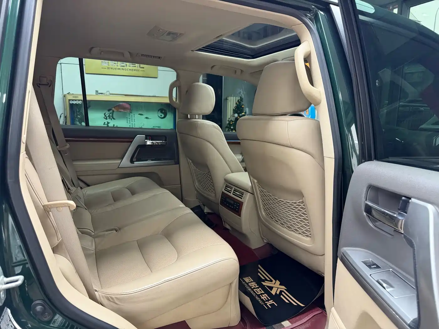 Toyota Land Cruiser 2012 4.6L Automatic VX-R фото 32