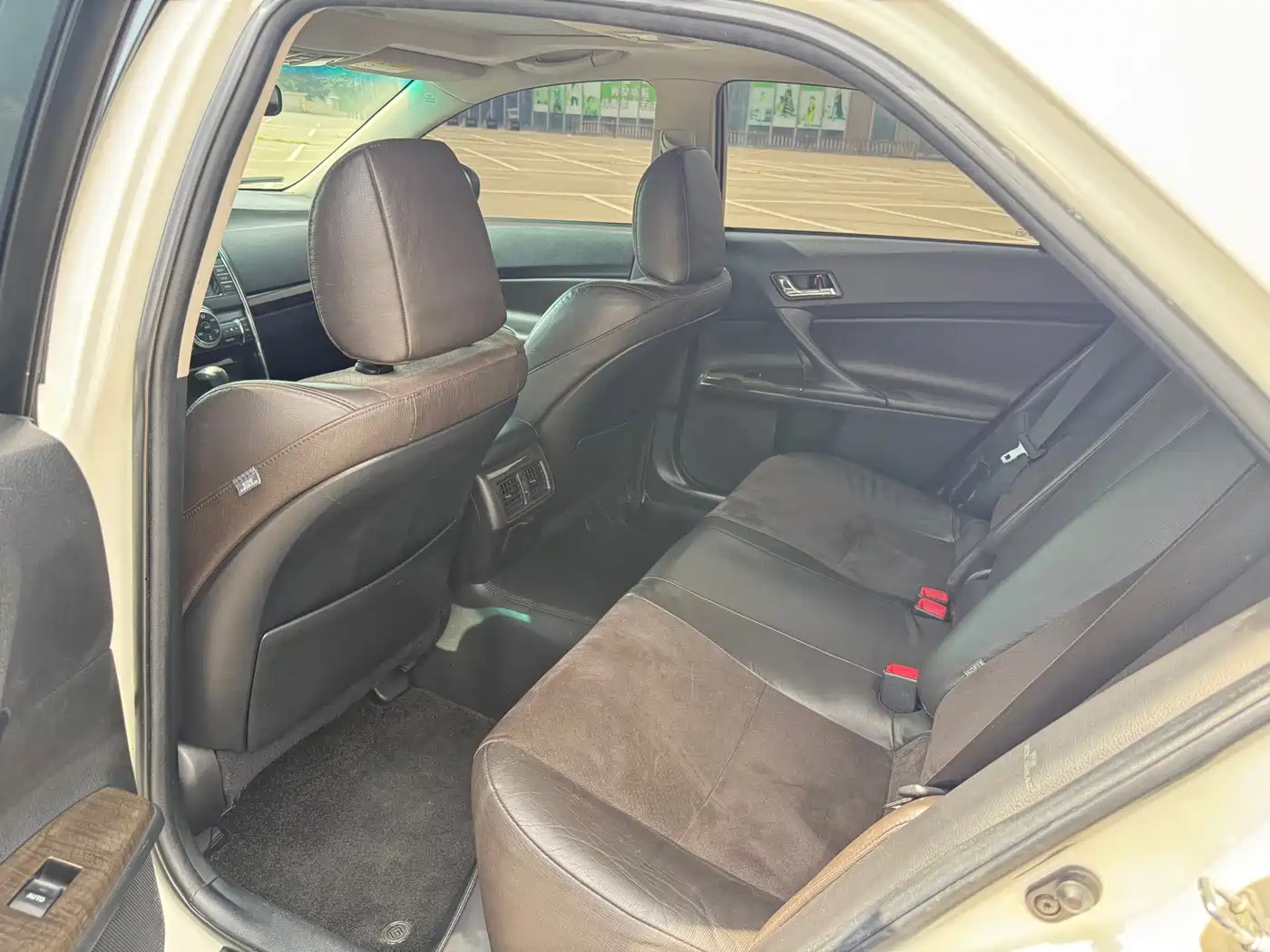 Toyota Reiz 2013 2.5V Premium Navigation Edition фото 4