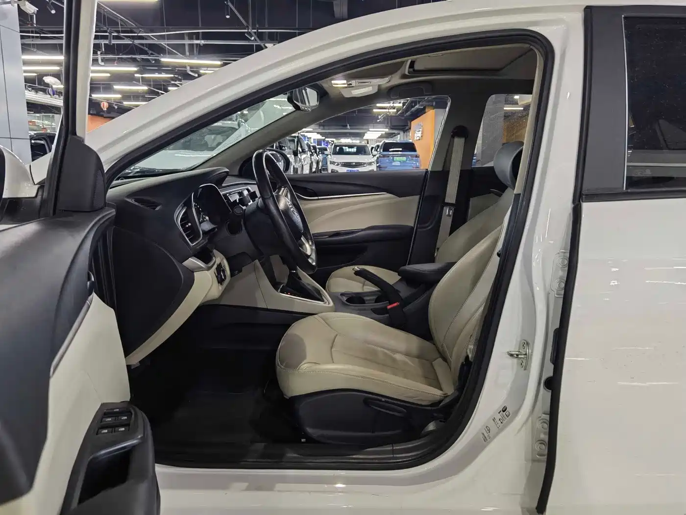 Buick Excelle 2019 18T Auto Connected Elite China VI фото 4