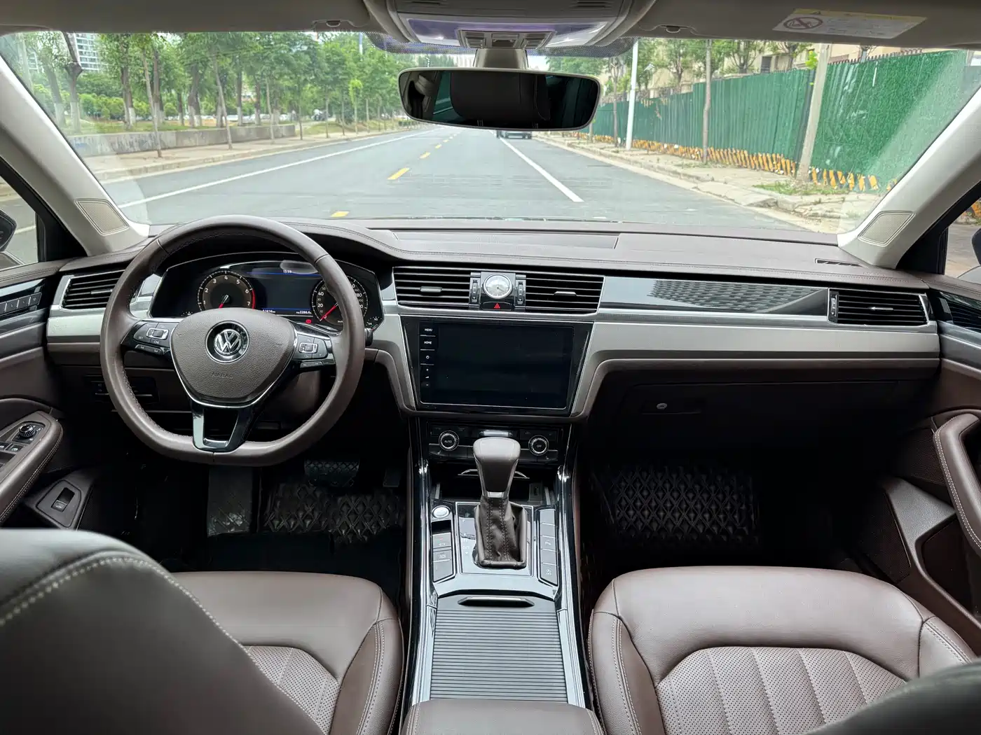 VOLKSWAGEN HUIANG