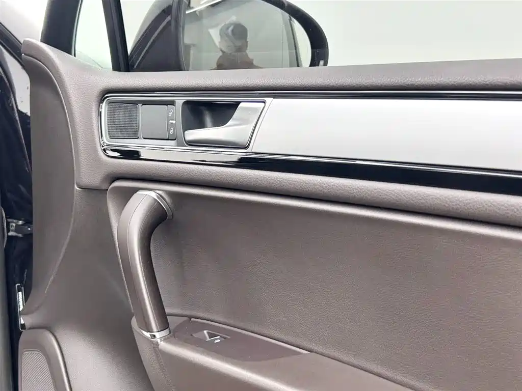 Volkswagen Touareg 2017 3.0TSI Explorer Edition фото 16