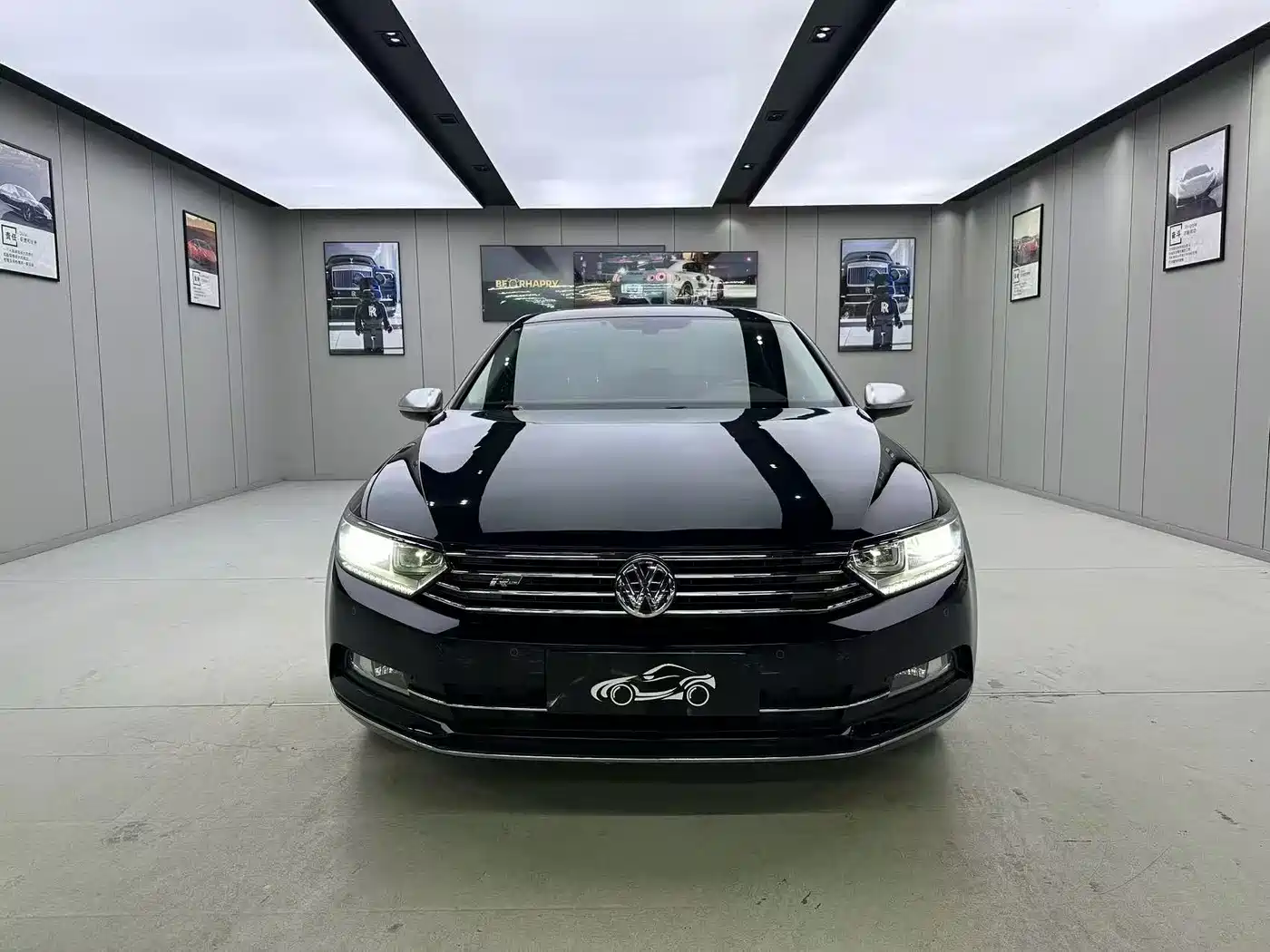 Volkswagen Magotan 2019 330TSI DSG Luxury Class China VI фото 2