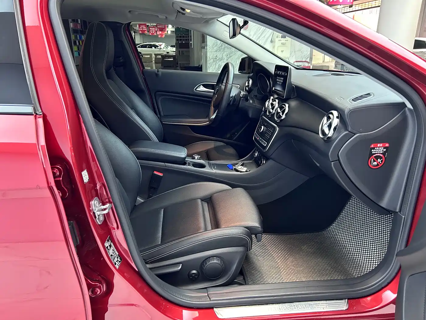 Mercedes-Benz GLA 2018 GLA 220 4MATIC Sport фото 10