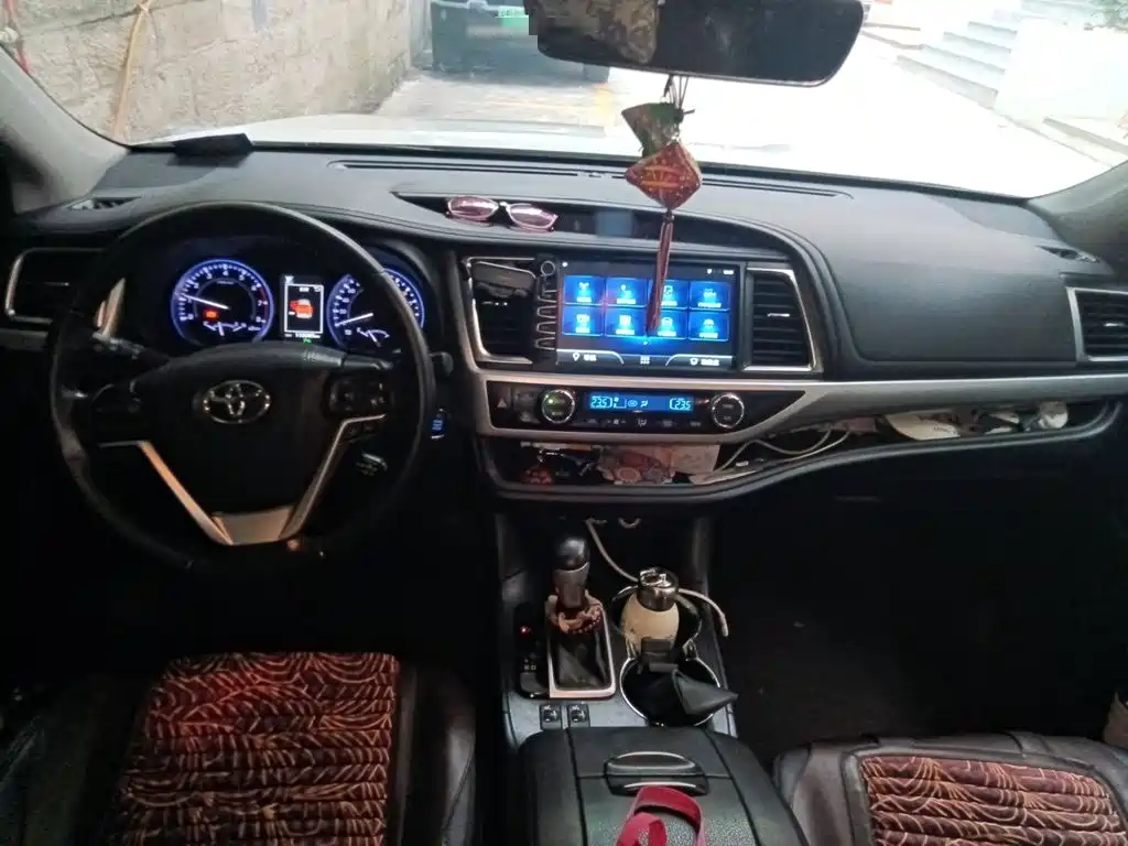 Фото 10 - Toyota Highlander