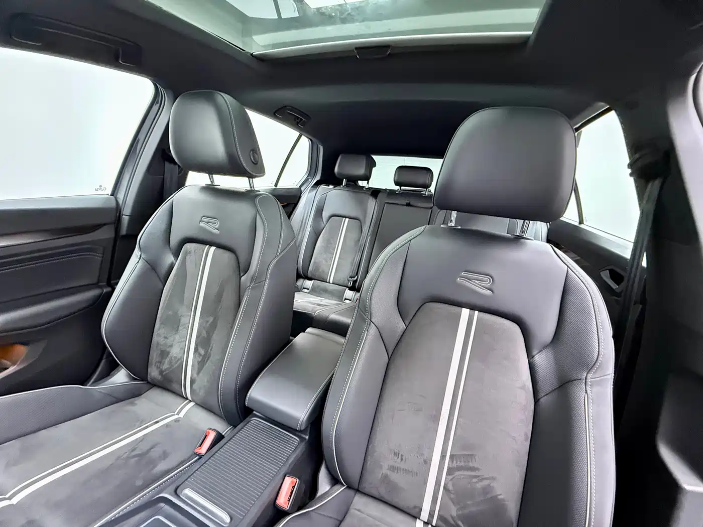 Volkswagen Golf 2023 Model 280TSI DSG R-Line фото 15