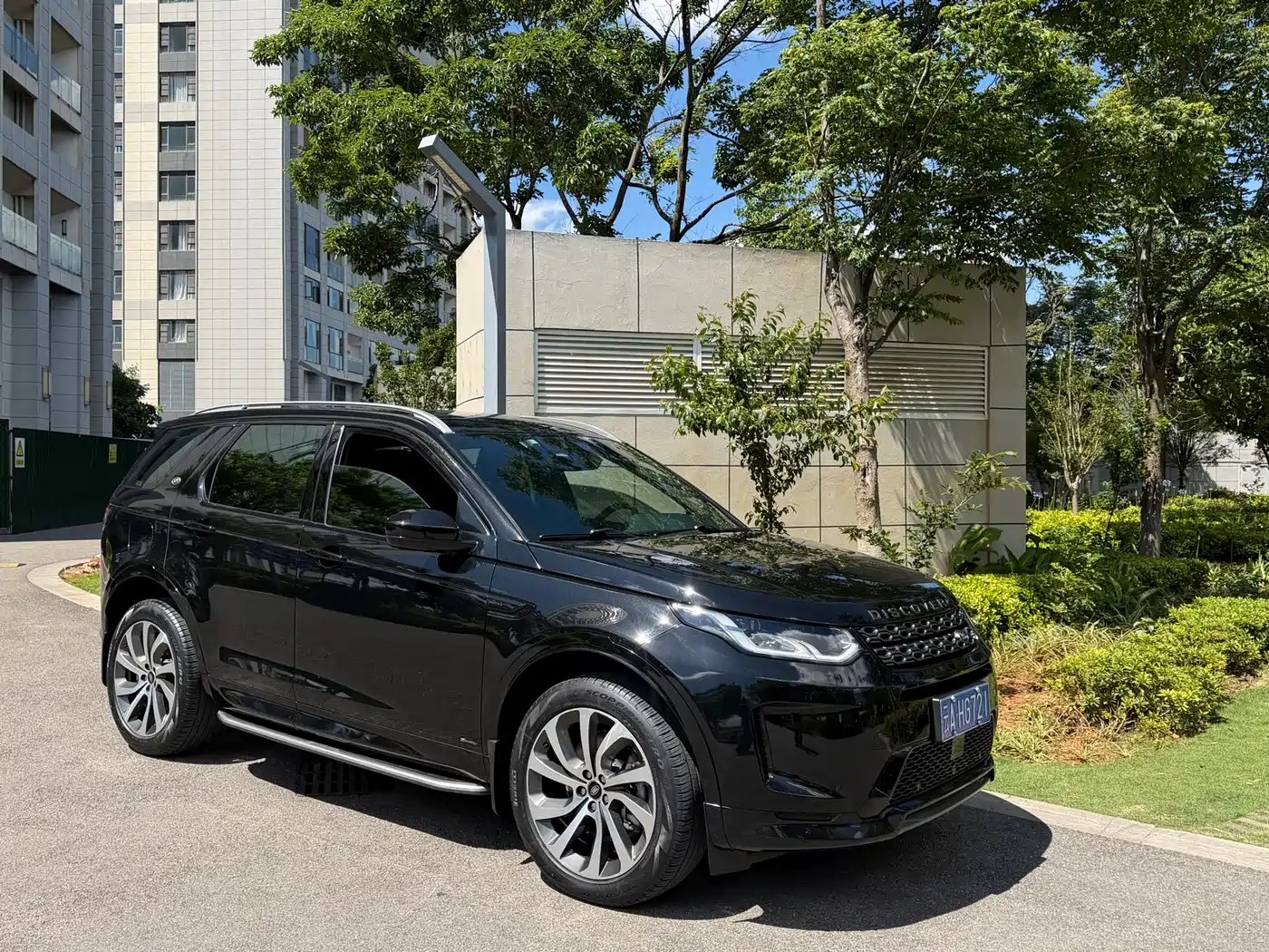 Land Rover Discovery Sport 2022 Model Facelift 249PS R-Dynamic S Performance Edition 5-seater фото 3