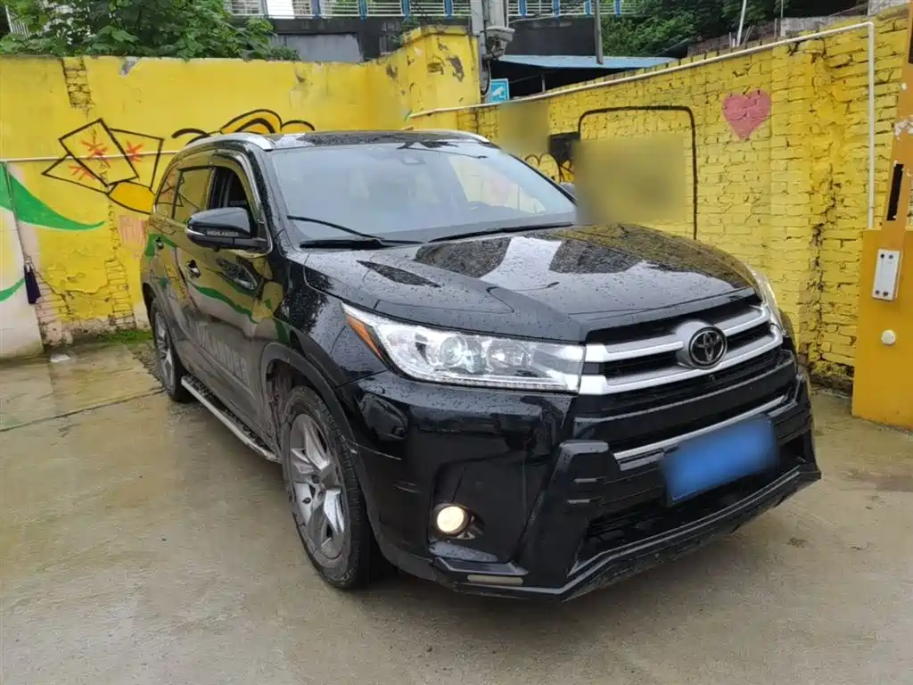 TOYOTA HIGHLANDER