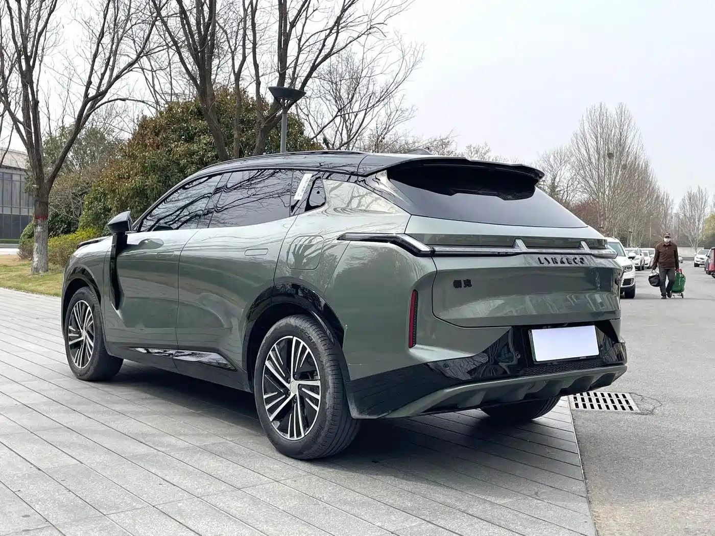 Lynk & Co 08 EM-P 2023 220km 4WD Performance Halo фото 12