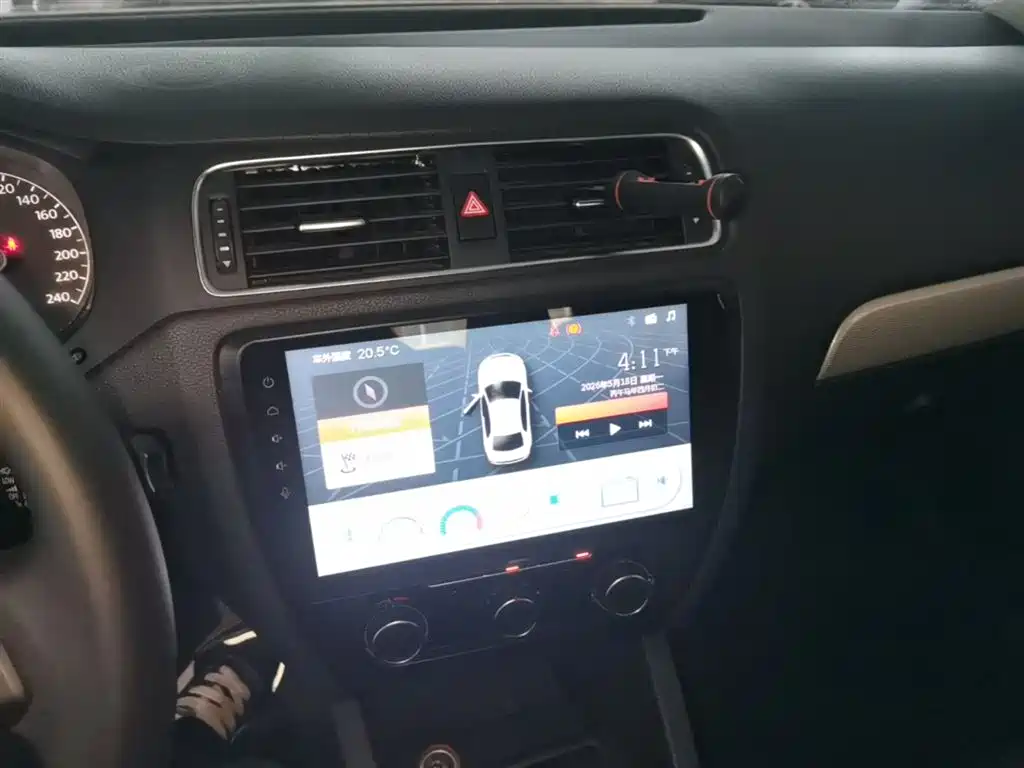 Volkswagen Sagitar 2014 Facelift 1.6L Manual Leading Version фото 13