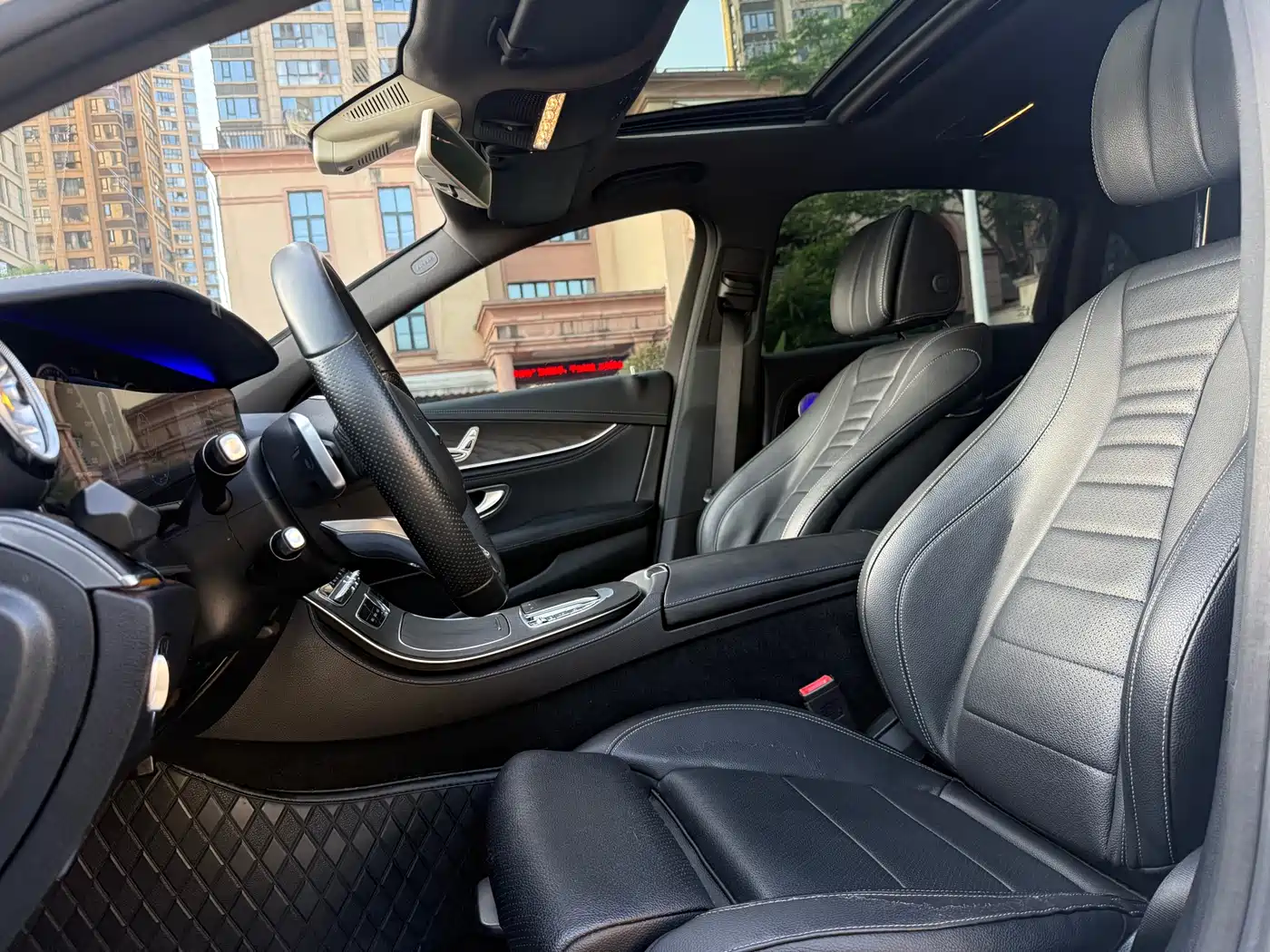 Mercedes-Benz E-Class 2018 Facelift E 200 L Sport фото 9