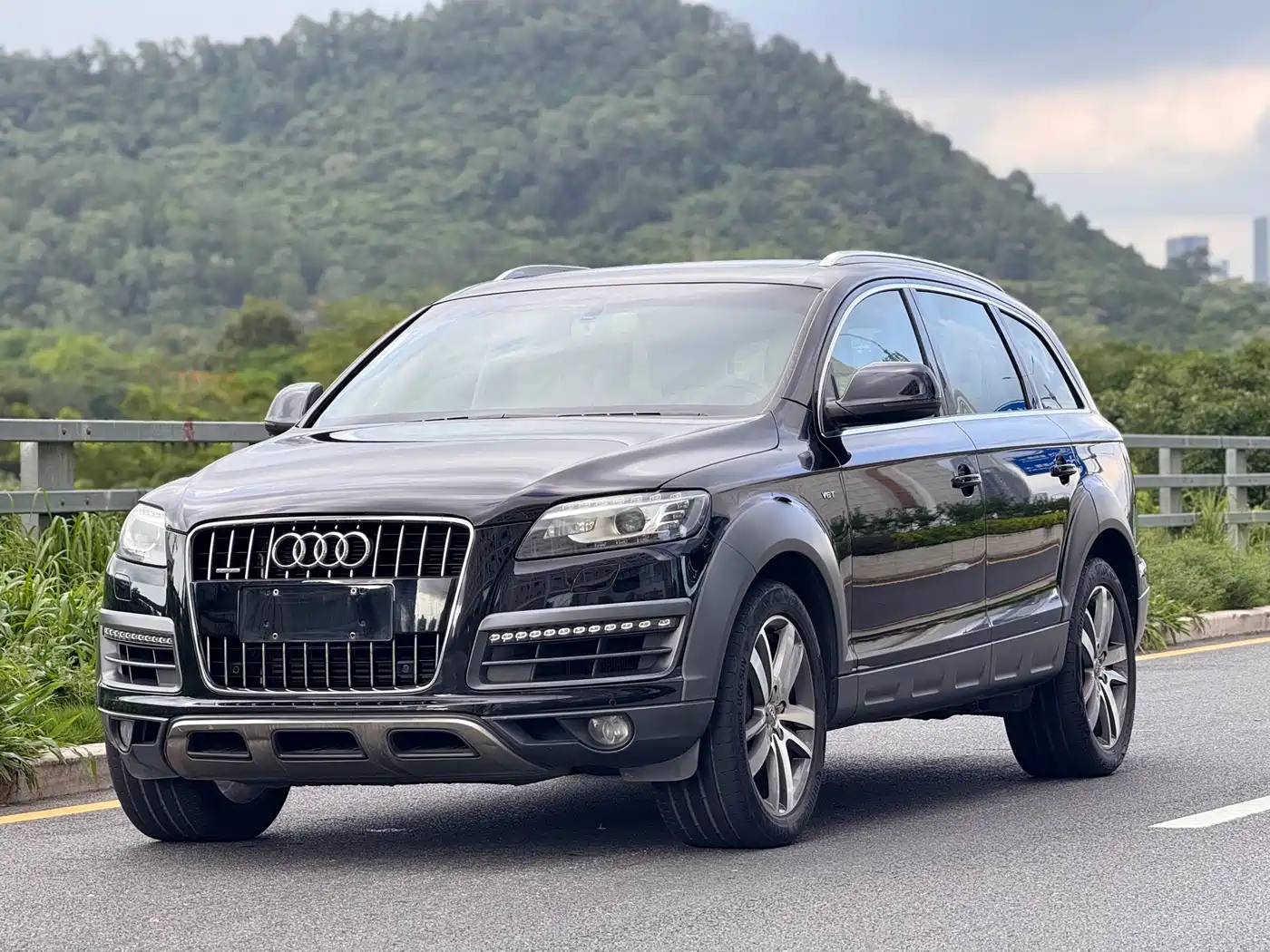 Фото 1 - Audi Q7