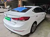 Фото 7 - Hyundai Elantra