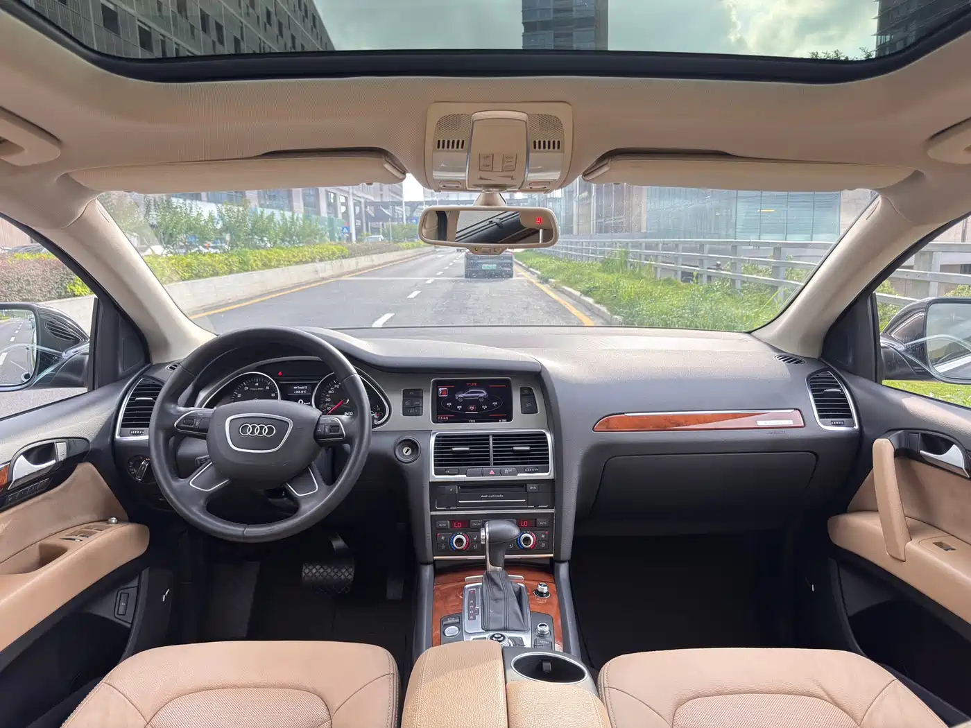Фото 8 - Audi Q7