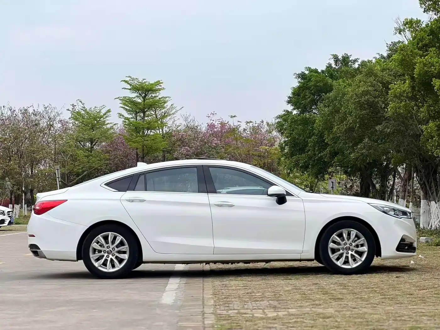 Hongqi H5 2019 30TD Style Edition фото 6