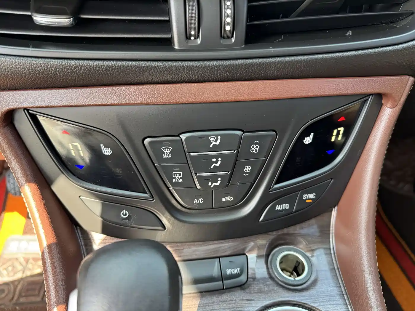 Buick Envision Plus 2017 28T AWD Elite фото 12
