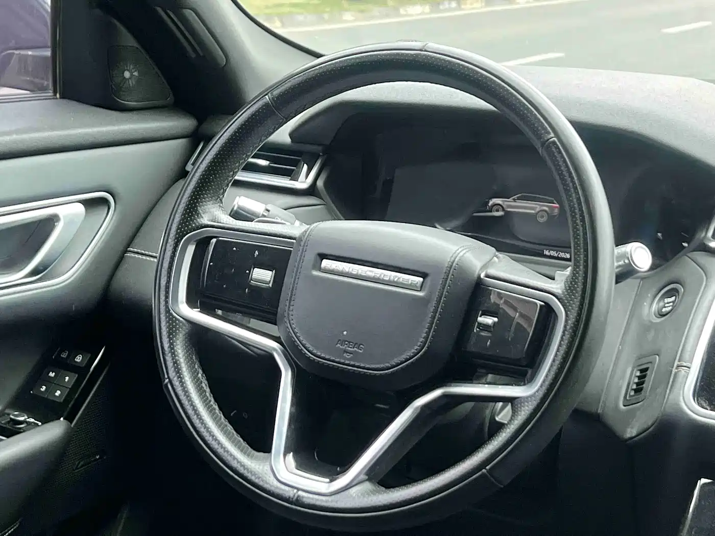 Land Rover Range Rover Velar 2022 250PS Golden Collector's Edition фото 10