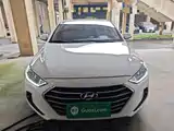 Фото 3 - Hyundai Elantra